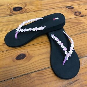 New Tommy Hilfiger flip flops 8 pink flower summer